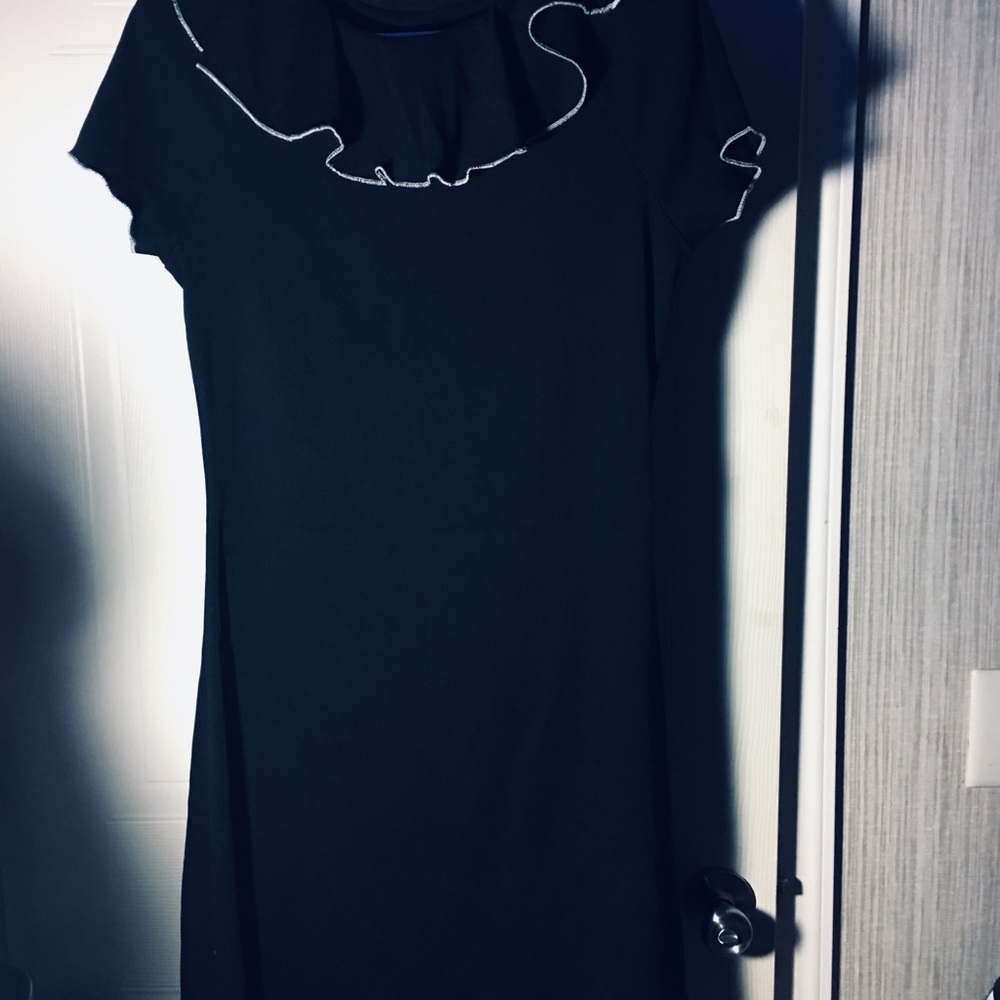 ⚡️SALE- 3️⃣ for $25⚡️ Black Ribbed Ruffle Dress *L - Picture 2 of 4